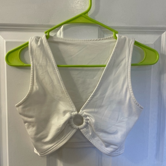 White circle cutout top - Picture 1 of 1